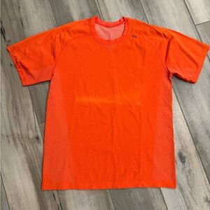 Lululemon men’s metal vent tech shirt